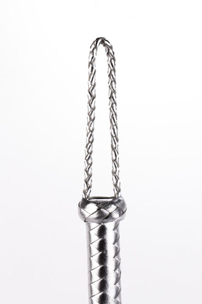 Frusta con manico in pelle metallizzata e estremità in pelle scamosciata, nera, 18"