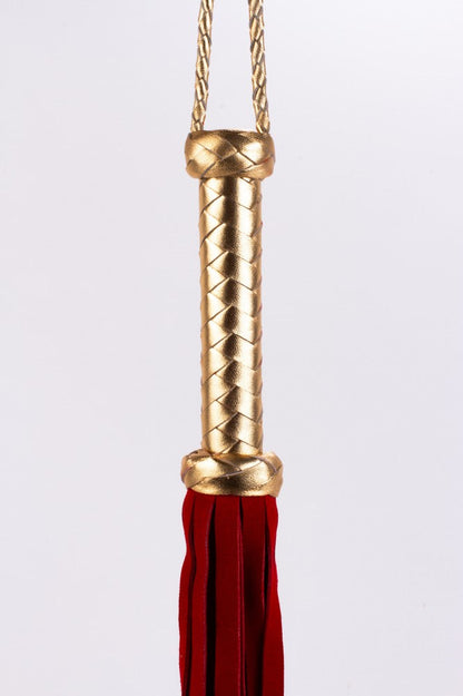 Frusta con manico in pelle metallizzata e code in pelle scamosciata, rossa, 18"