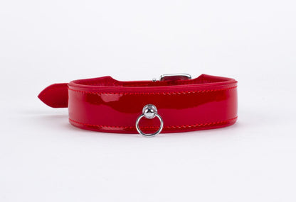 Pelle verniciata con supporto in pelle di agnello rossa