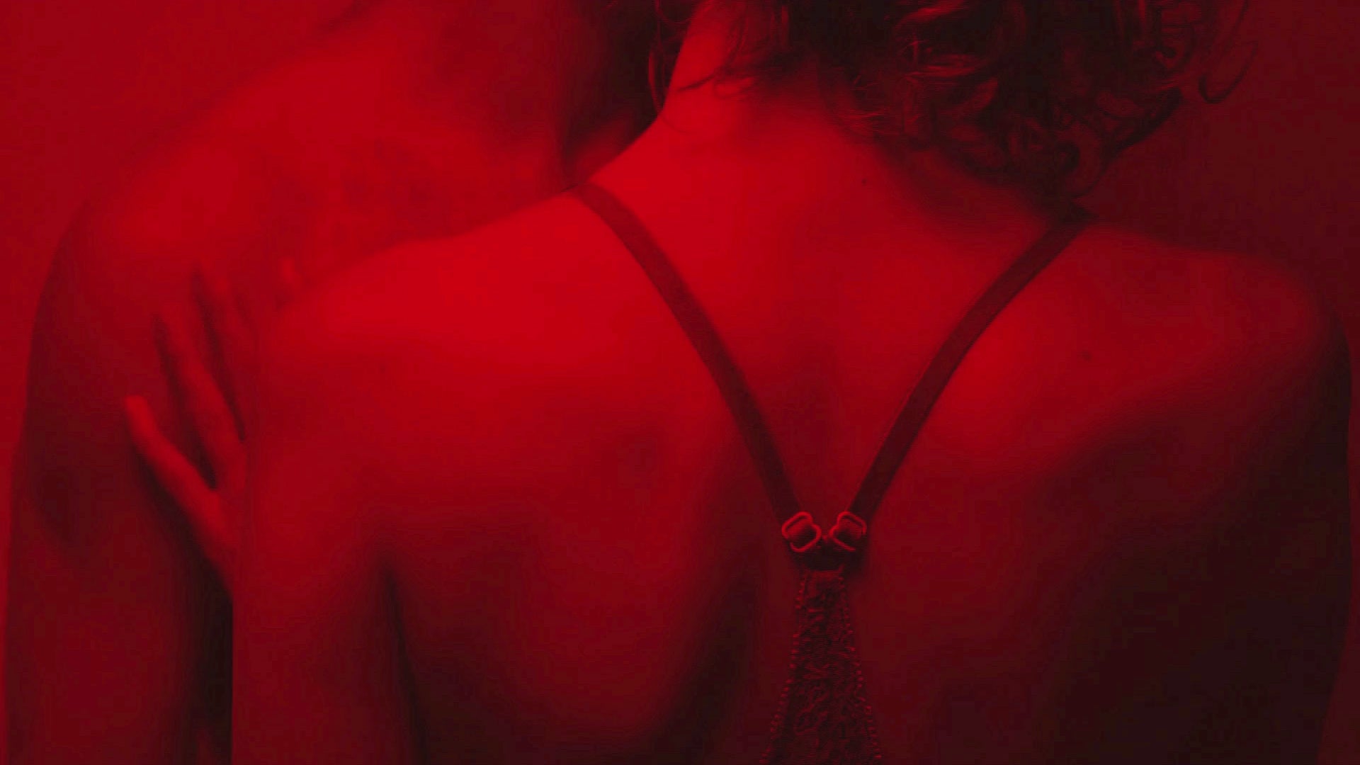 Carica il video: 